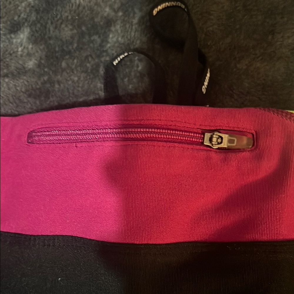 Nike Black and Pink Athletic Leggings - Picture 9 of 10
